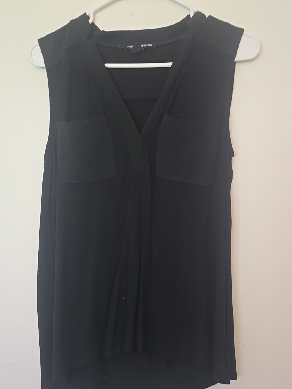 Cable & Gauge Black Sleeveless V-Neck Pocket Camisole